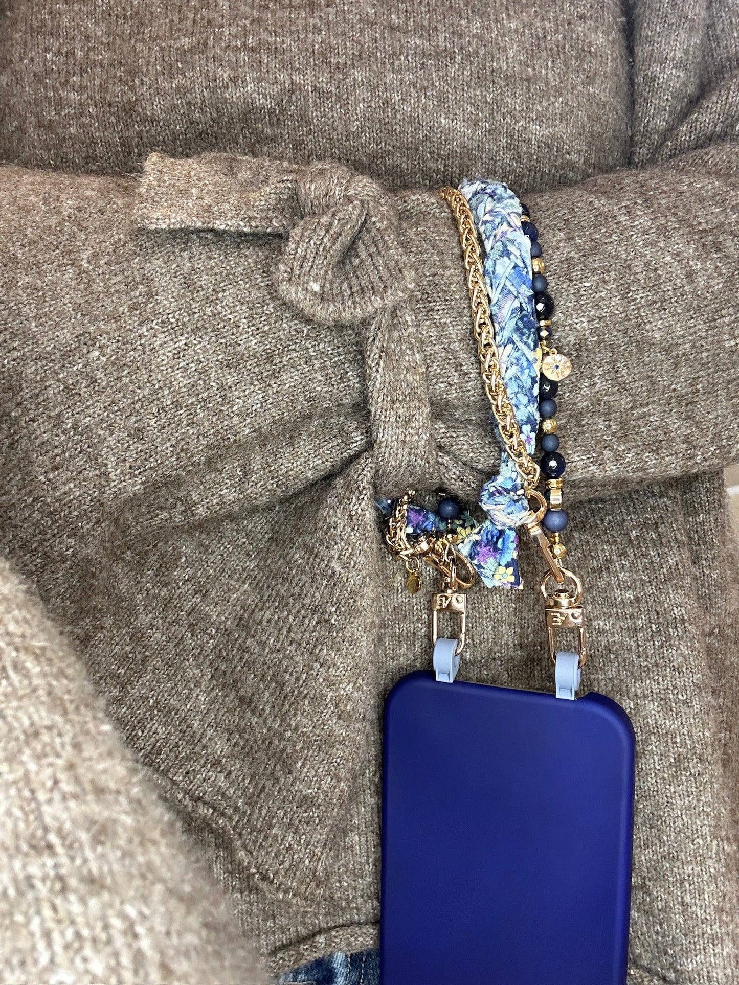 Bluebell Phone Wristlet: Gold Chain