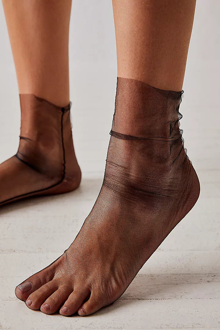 The Moment Sheer Socks