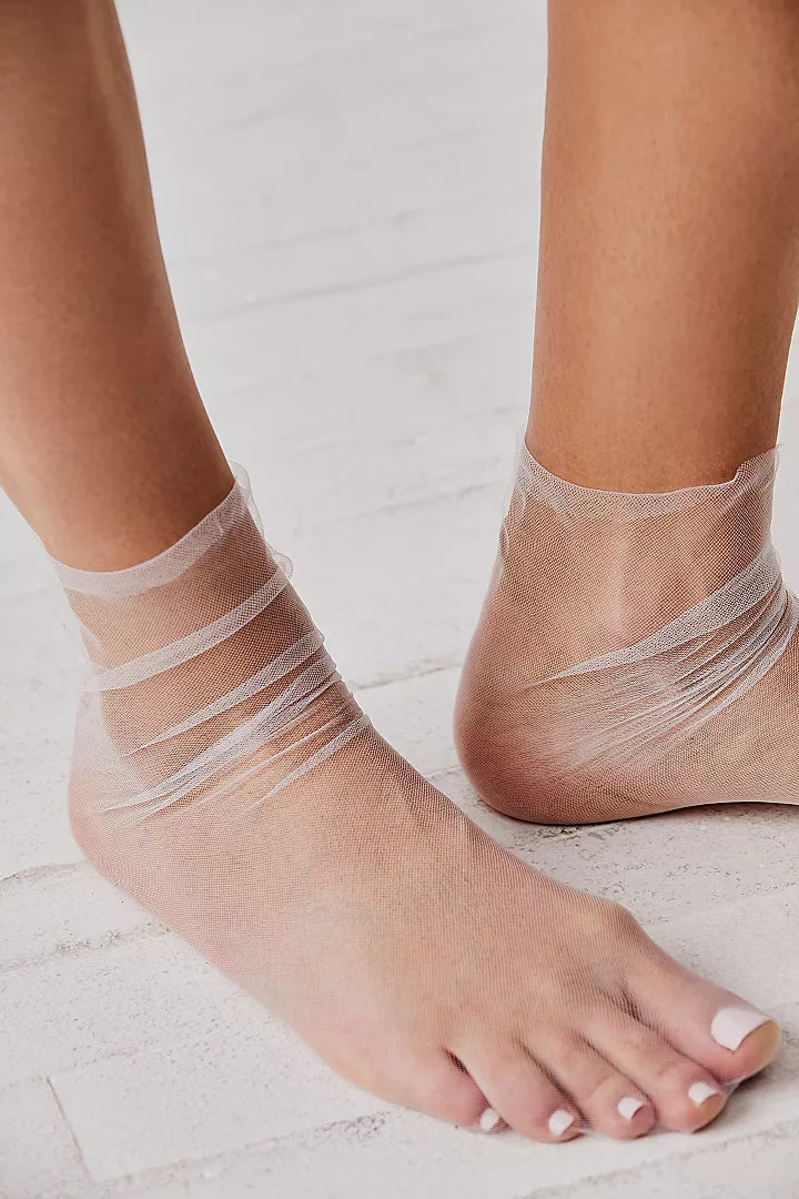 The Moment Sheer Socks