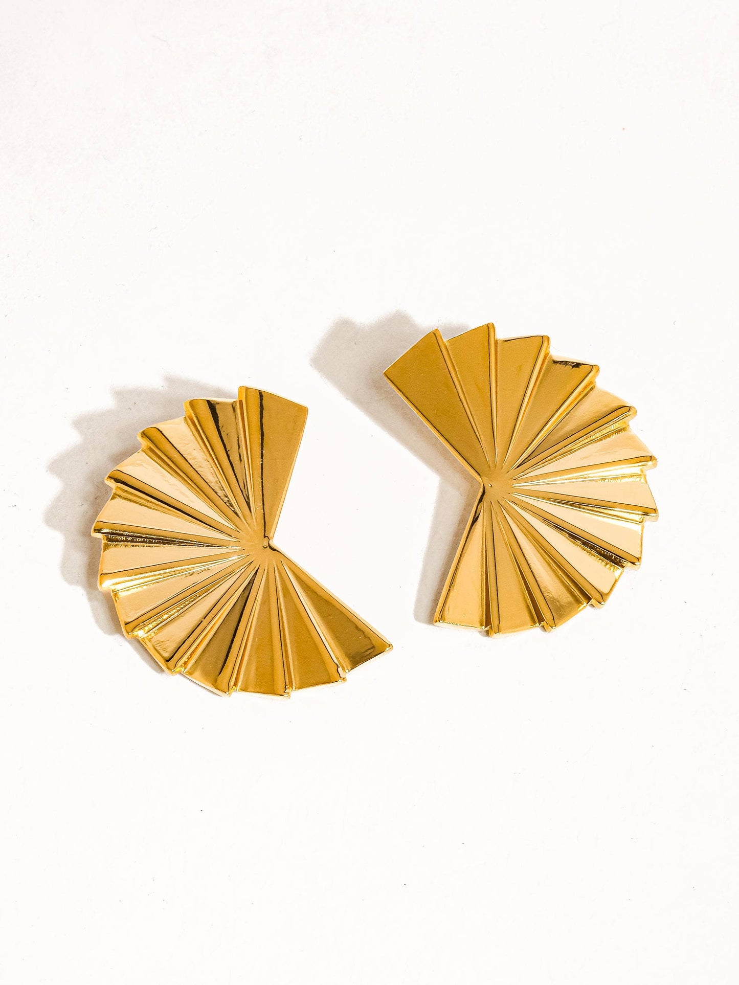 Soline 18K Gold Non-Tarnish Folded Fan Earring: Yellow Gold