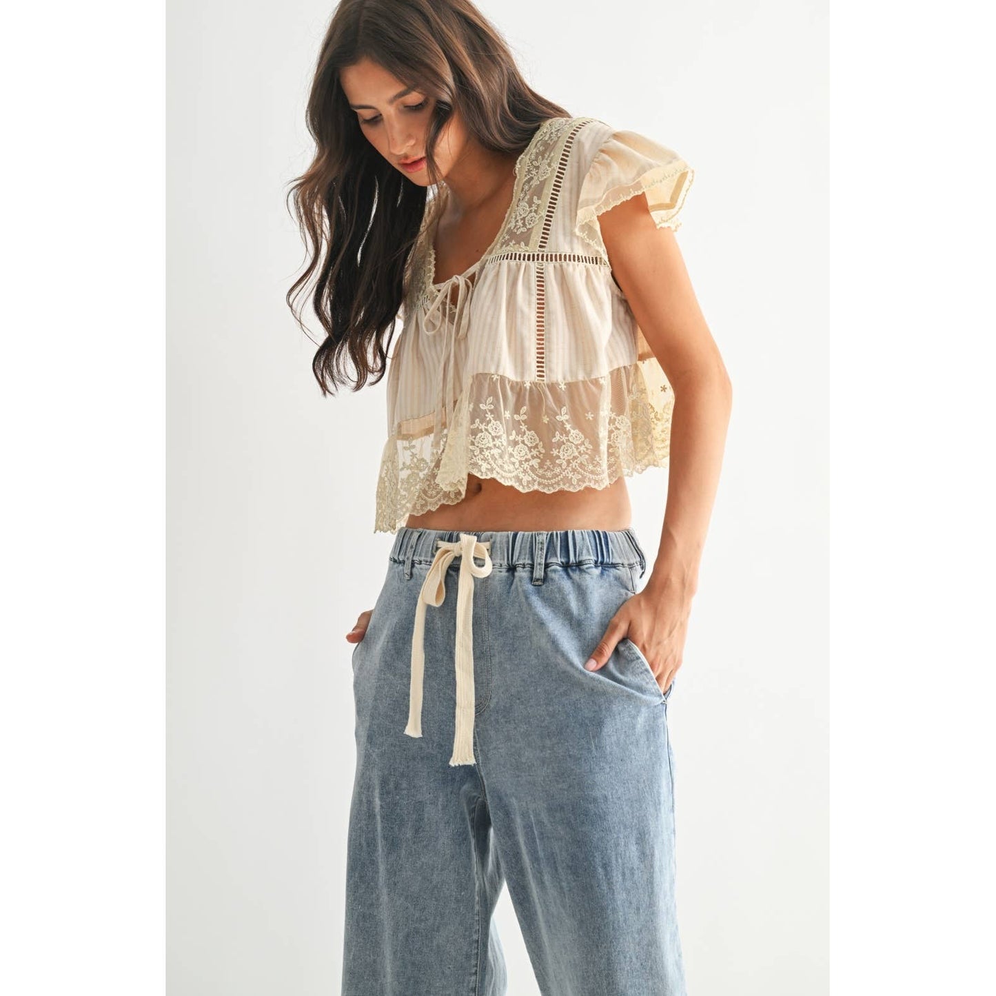 LACE TRIMMED BLOUSE